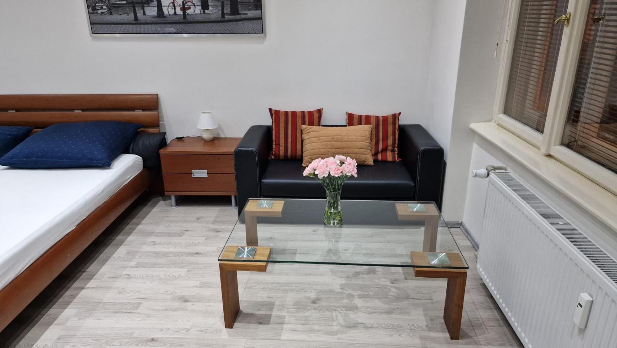 Apartment Flora - Late Check-Out At Noon 12 O Clock For Free براتسيلافا المظهر الخارجي الصورة