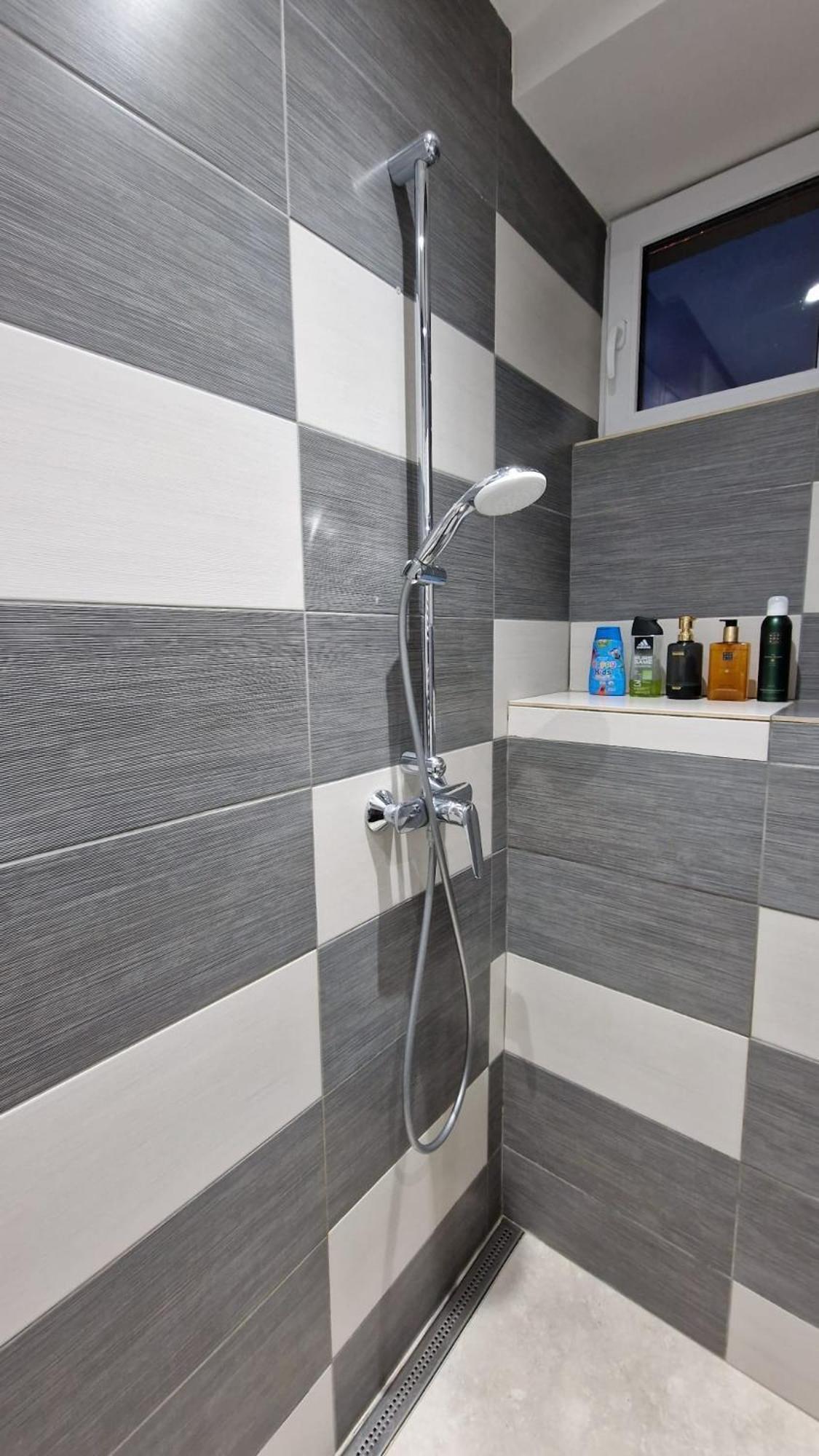 Apartment Flora - Late Check-Out At Noon 12 O Clock For Free براتسيلافا المظهر الخارجي الصورة