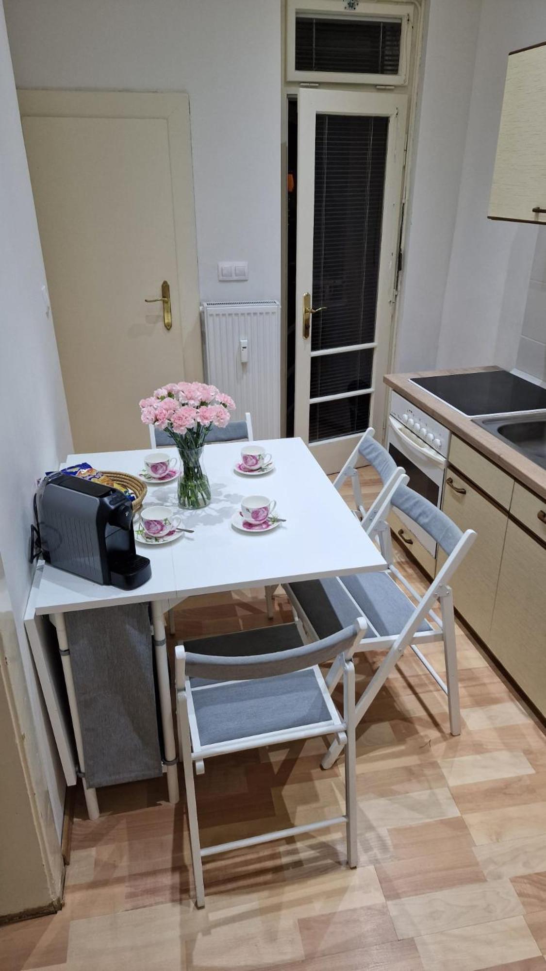 Apartment Flora - Late Check-Out At Noon 12 O Clock For Free براتسيلافا المظهر الخارجي الصورة